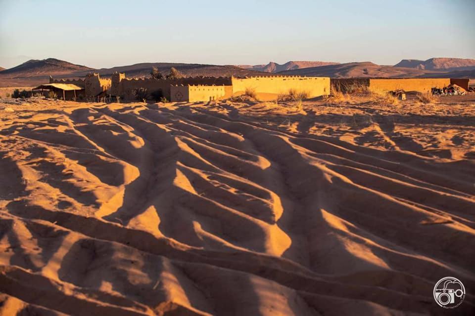 Hotel Auberge Dinosaur Kem Kem Tafraoute Sidi Ali Exteriér fotografie