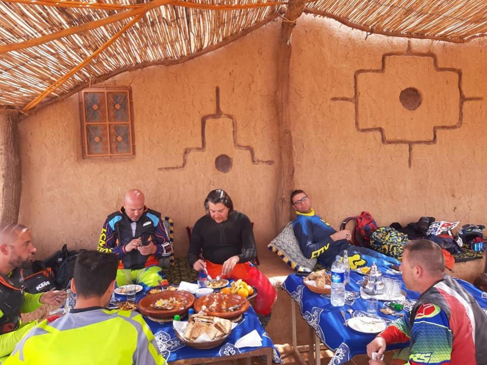 Hotel Auberge Dinosaur Kem Kem Tafraoute Sidi Ali Exteriér fotografie