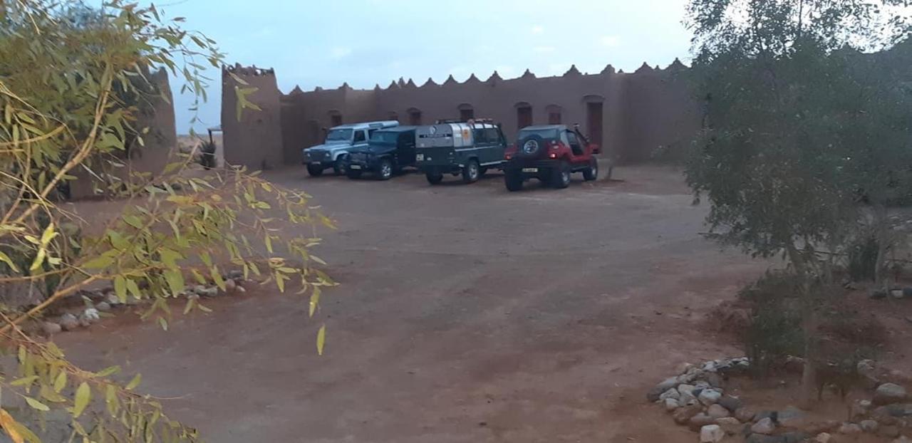 Hotel Auberge Dinosaur Kem Kem Tafraoute Sidi Ali Exteriér fotografie