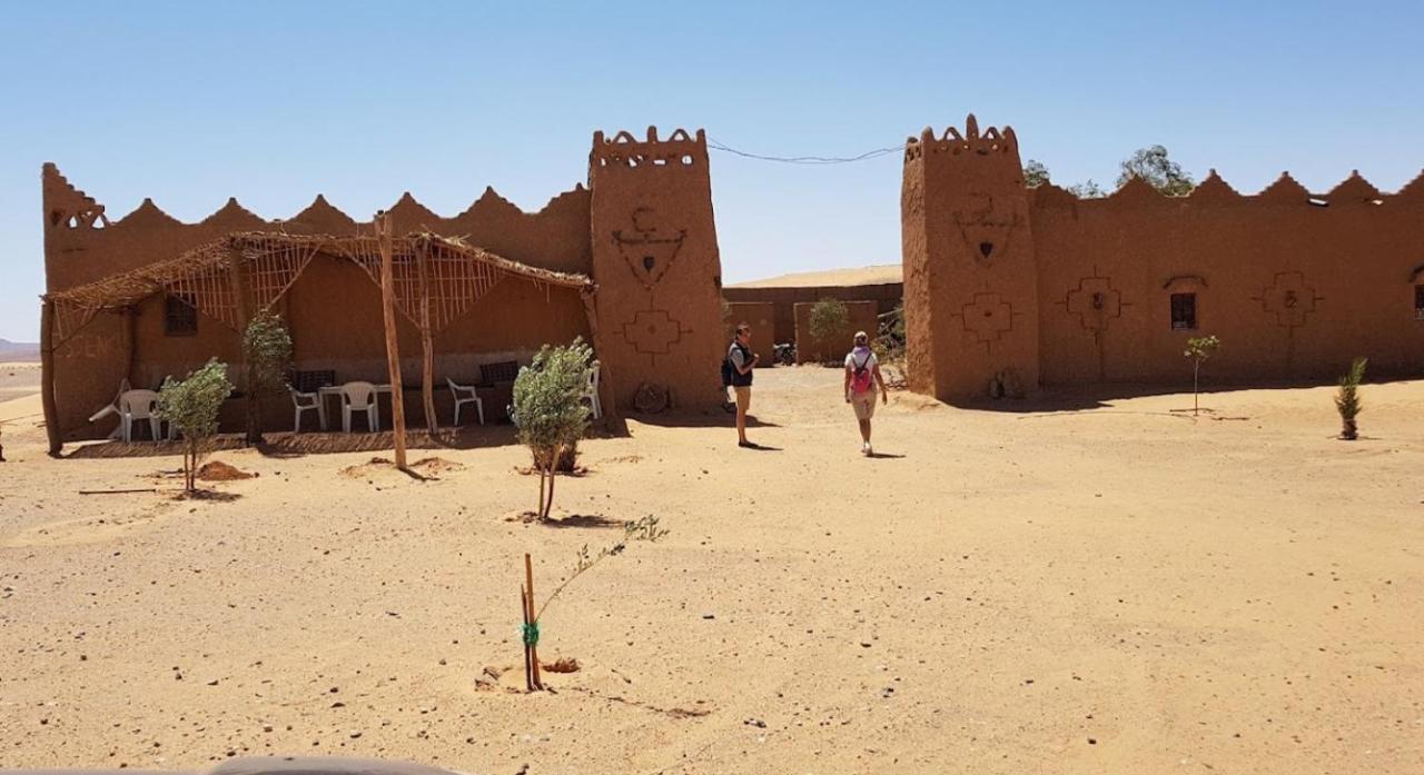 Hotel Auberge Dinosaur Kem Kem Tafraoute Sidi Ali Exteriér fotografie