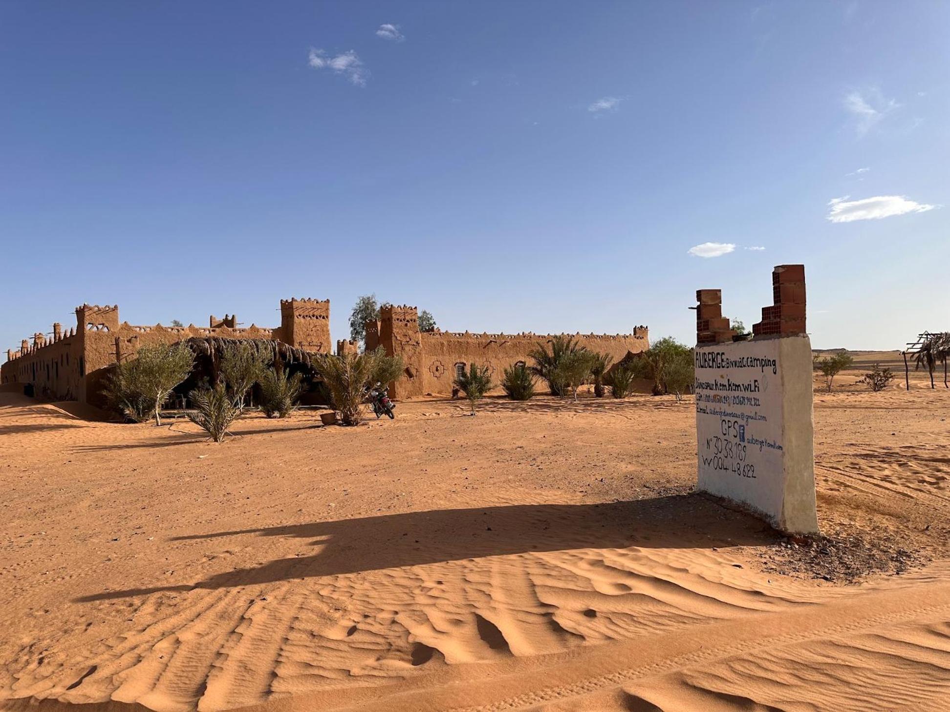 Hotel Auberge Dinosaur Kem Kem Tafraoute Sidi Ali Exteriér fotografie